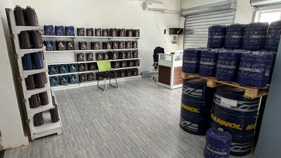 Entrepôt Mannol Mali — fûts MANNOL 60L et 208L, stock permanent Bamako